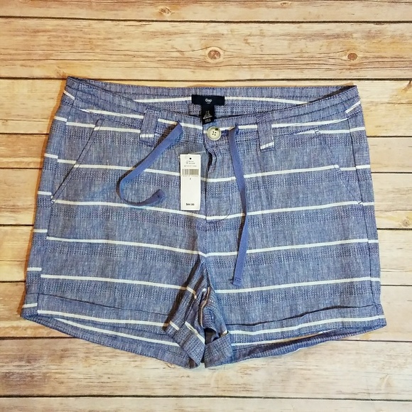 GAP Pants - NWT Gap shorts size 2